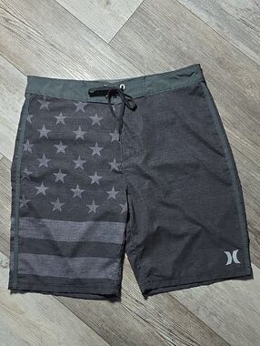 Hurley Americana Phantom Patriot Board Shorts Sz 31